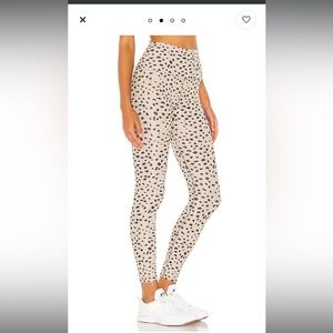 Beach riot Ayla Legging in Taupe Spot size small